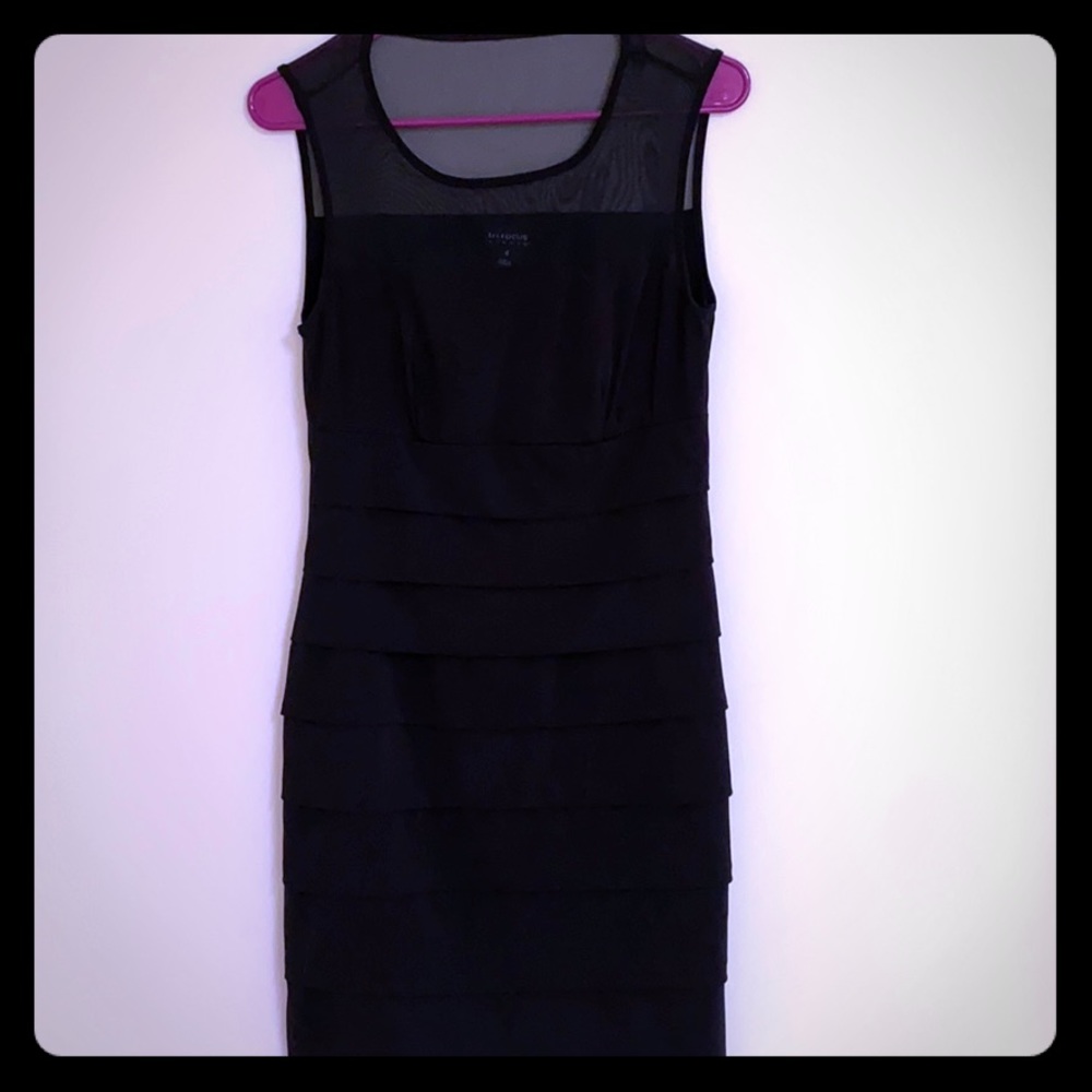 Bodycon mesh neckline midi pleated dress